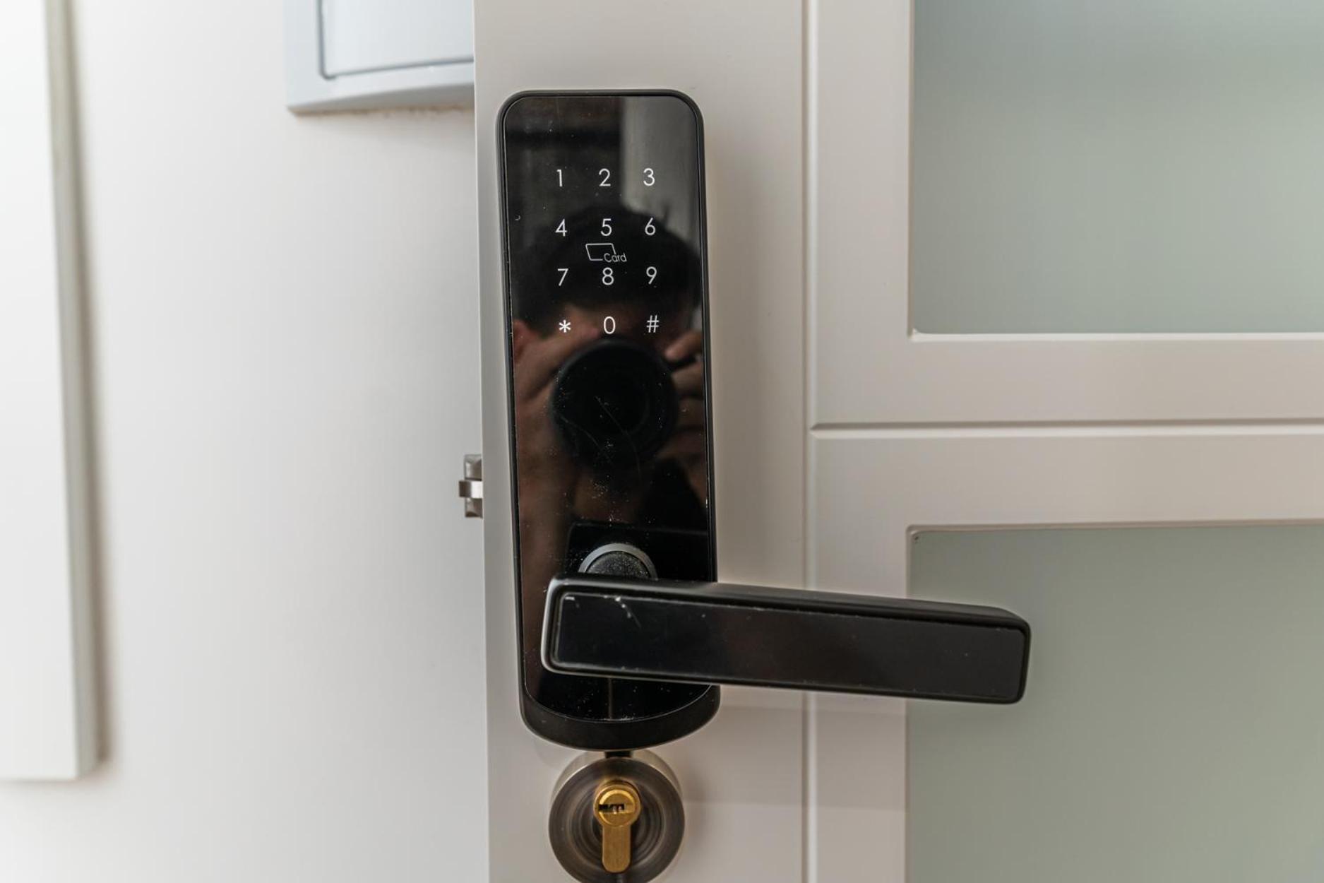 Vr Jeronima Apartments Мадрид Екстериор снимка
