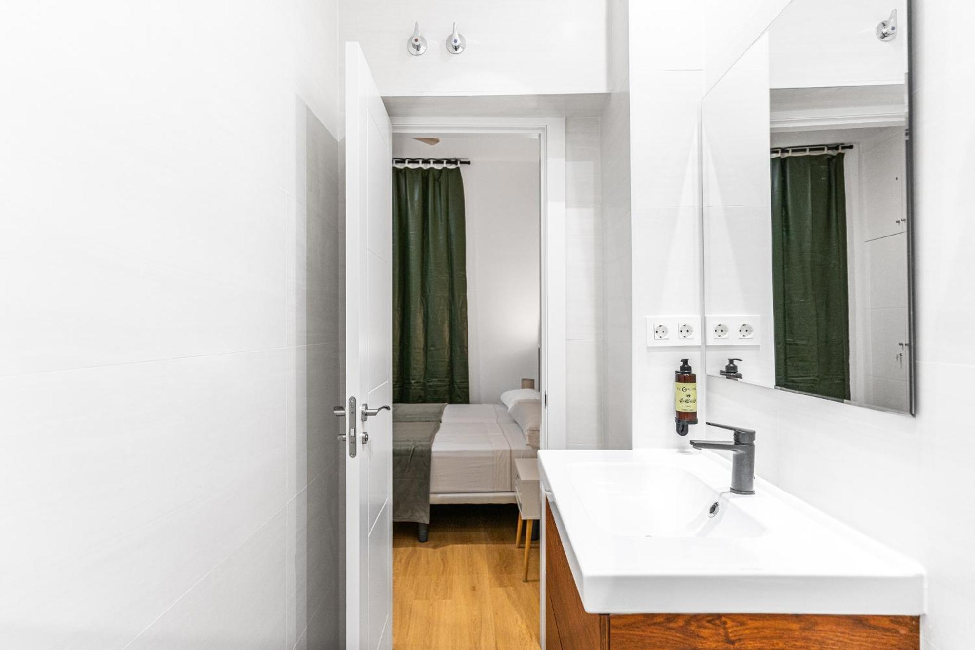 Vr Jeronima Apartments Мадрид Екстериор снимка